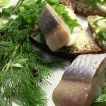 ¿Puede una madre lactante comer pescado salado?