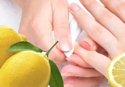 Aceite de limón para uñas, uso doméstico.