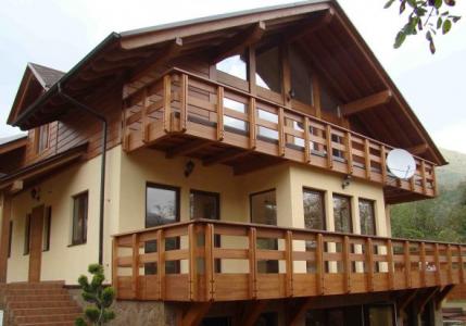 Chalet style house: exterior and interior, construction principles