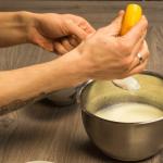 Vegan pannkoogid: kuidas teha ilma piima ja munadeta Valmistage pannkoogid ilma piima ja munata